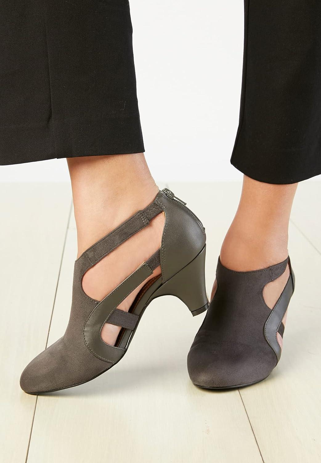 imageComfortview Womens Wide Width The Sage PumpDark Taupe